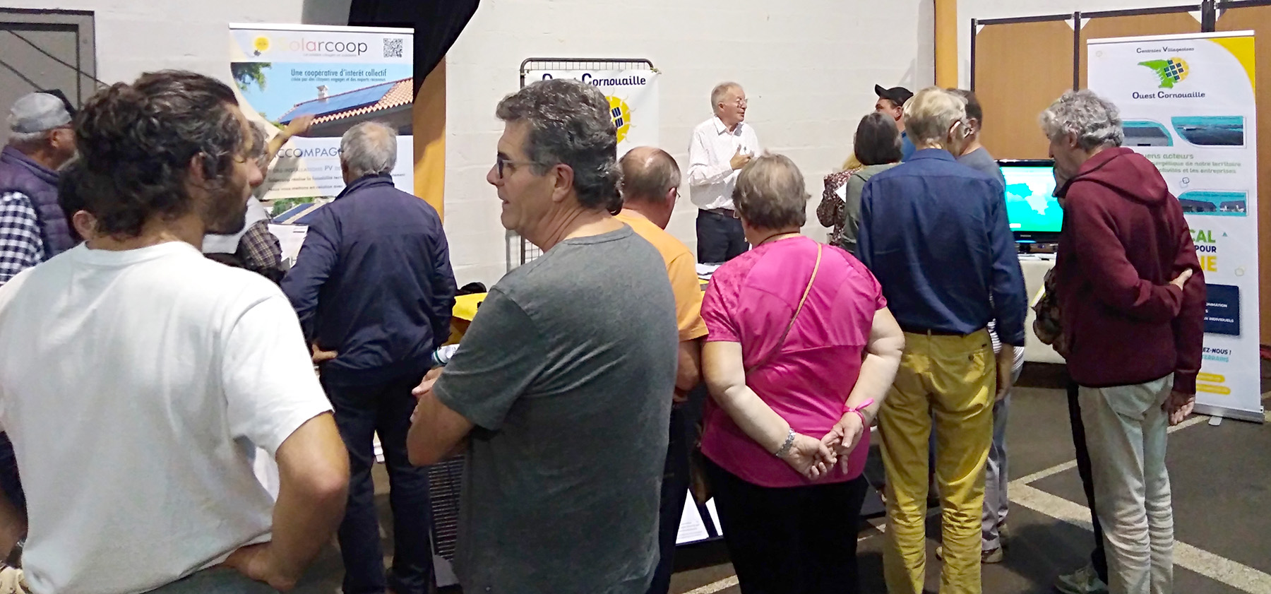 Photo de l'affluence sur le stand des CVOC lors du Carrefour des Transitions 2023