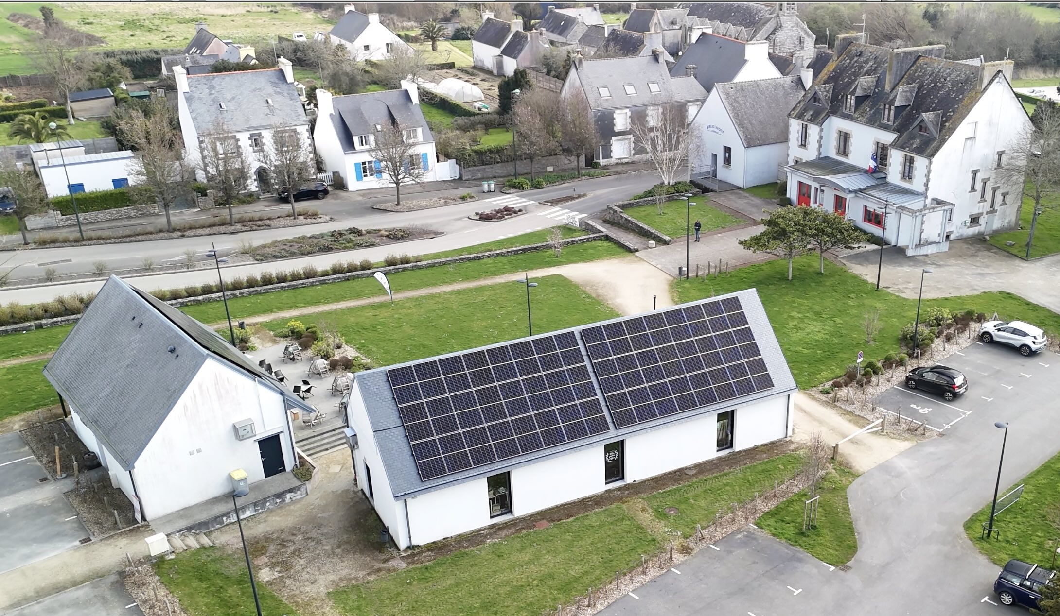 Vue de haut avec la Mairie